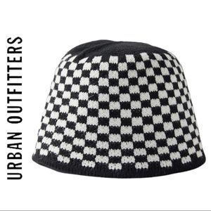 NEW Urban Outfitters UO Black White Checkerboard Mimi Knit Bucket Cap Hat